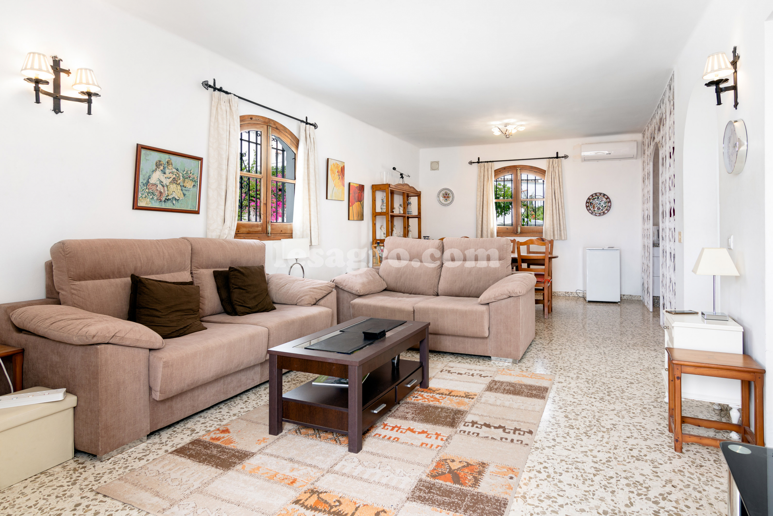 Beautiful Detached 3 bedroomed property with swimming pool in el capistrano village
