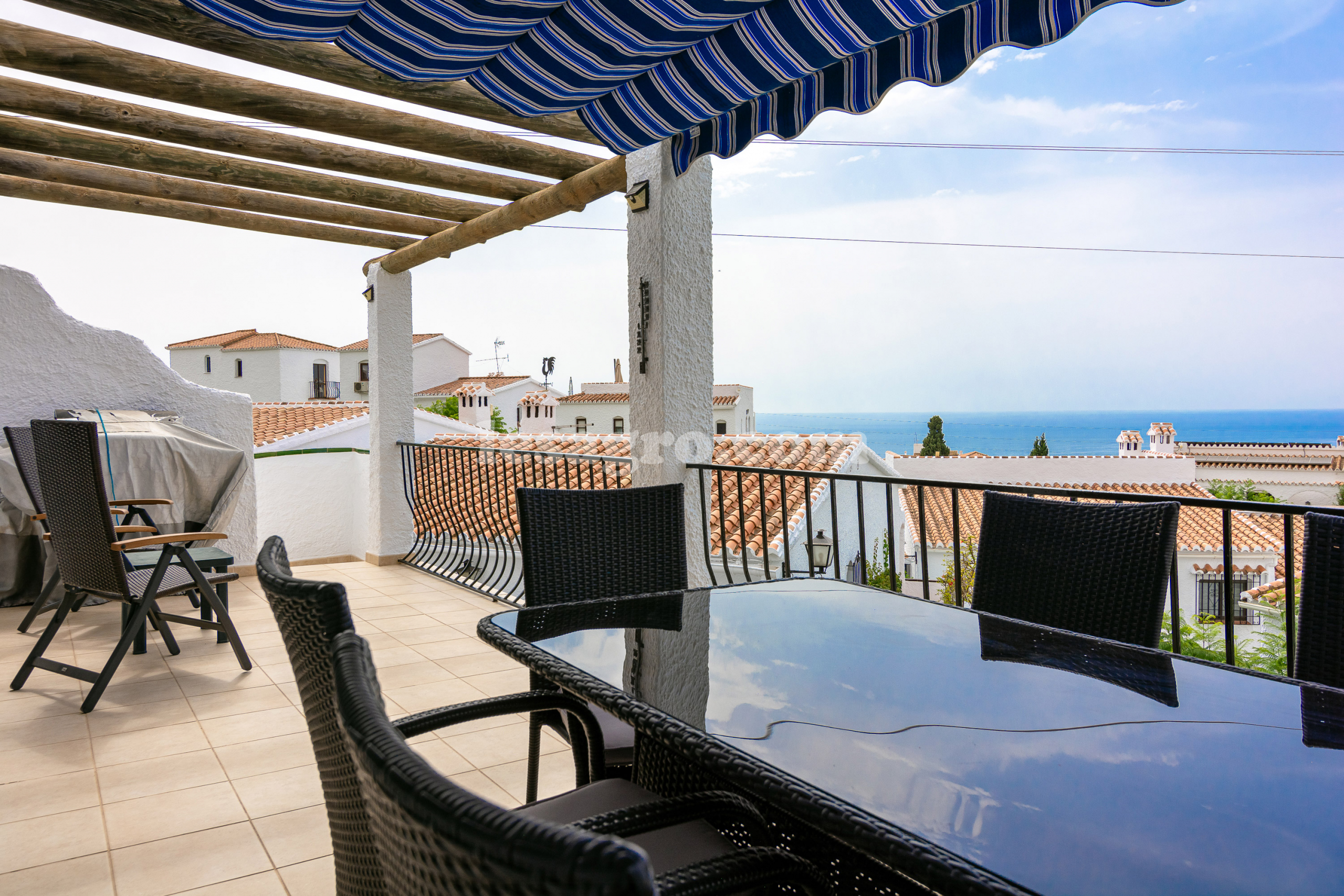 Beautiful Detached 3 bedroomed property with swimming pool in el capistrano village