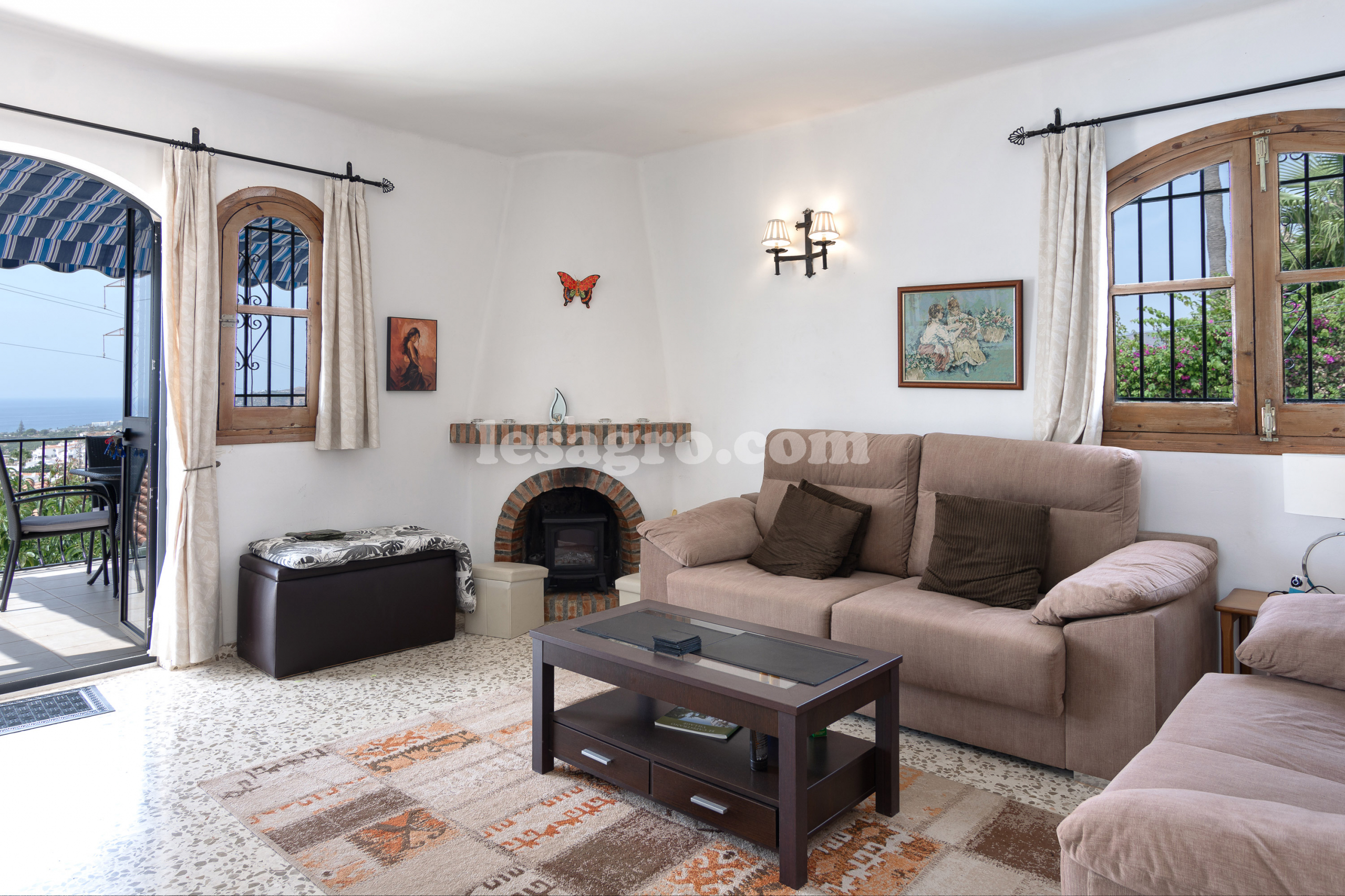 Beautiful Detached 3 bedroomed property with swimming pool in el capistrano village