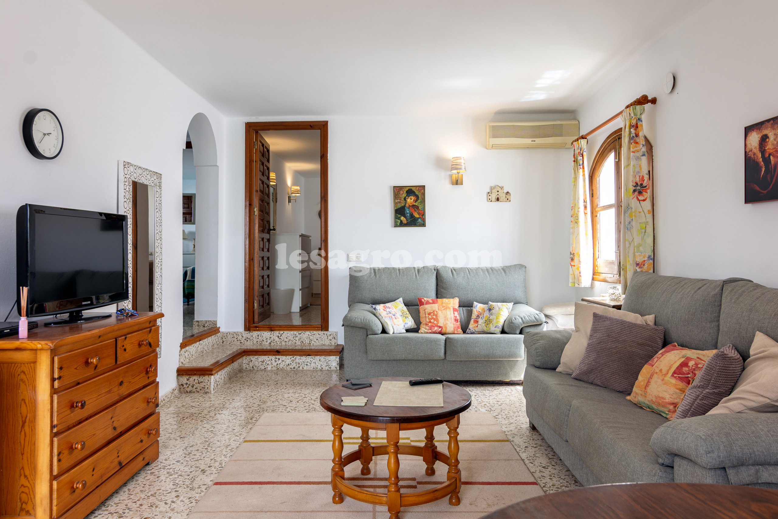 Beautiful Detached 3 bedroomed property with swimming pool in el capistrano village