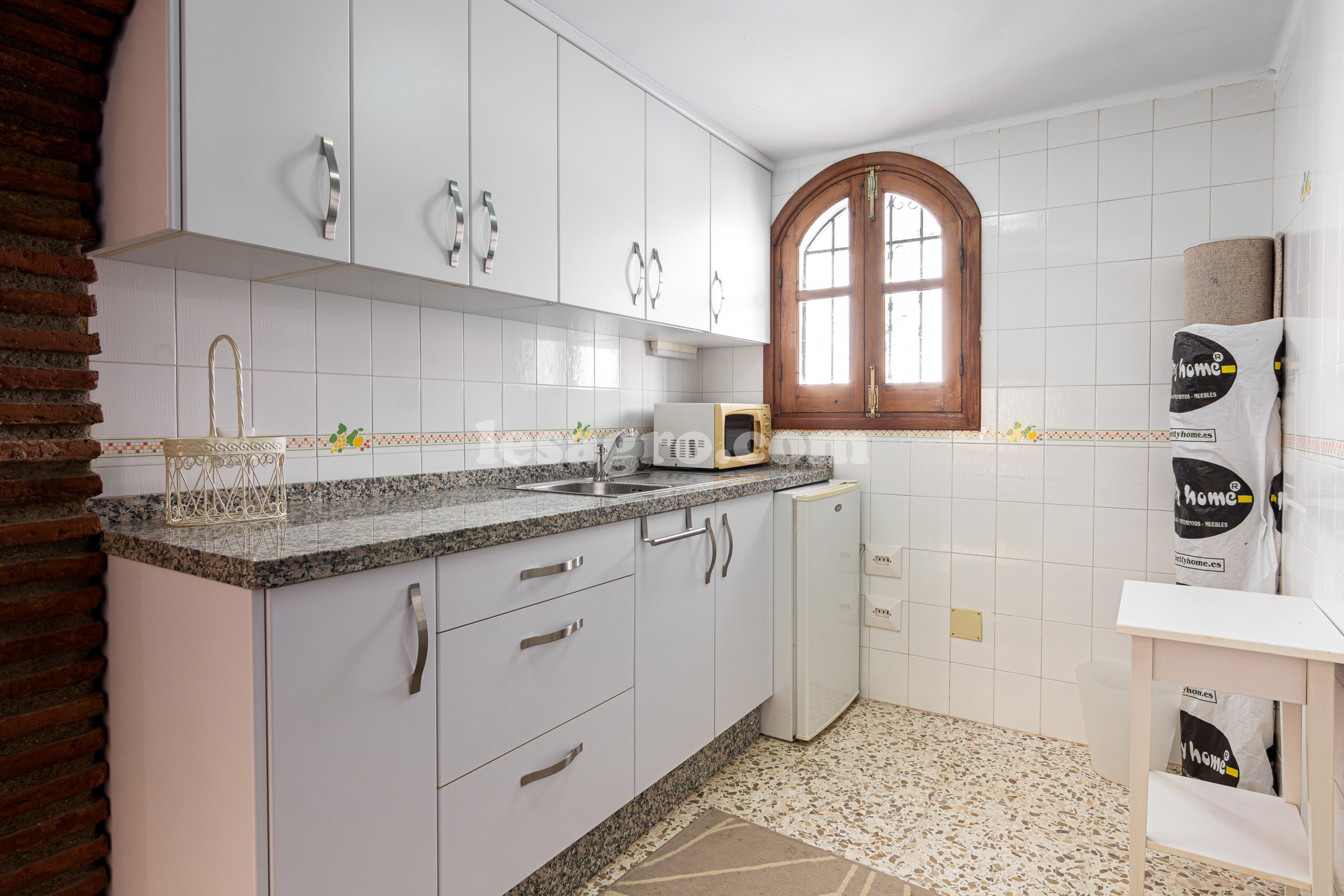 Beautiful Detached 3 bedroomed property with swimming pool in el capistrano village