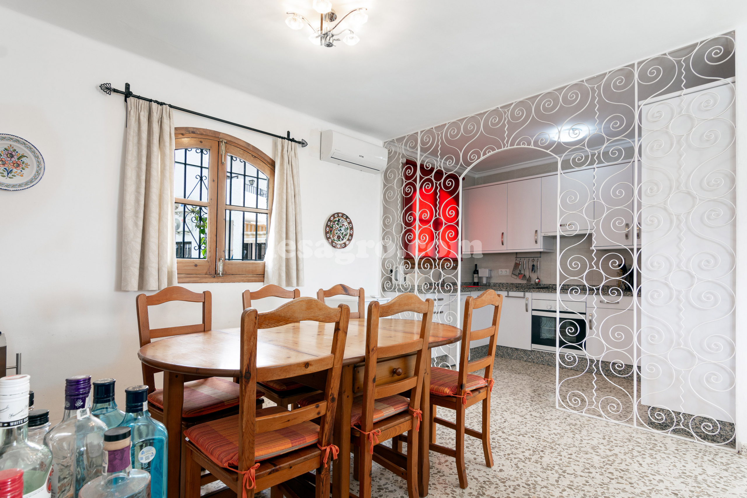 Beautiful Detached 3 bedroomed property with swimming pool in el capistrano village