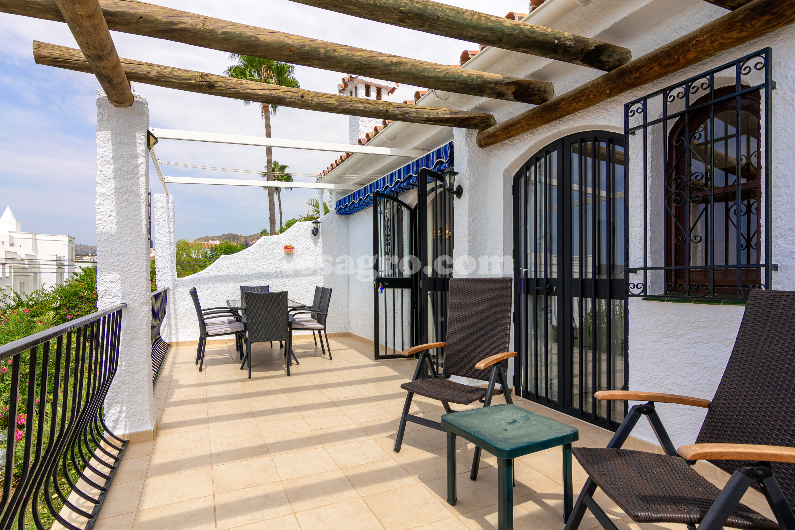 Beautiful Detached 3 bedroomed property with swimming pool in el capistrano village