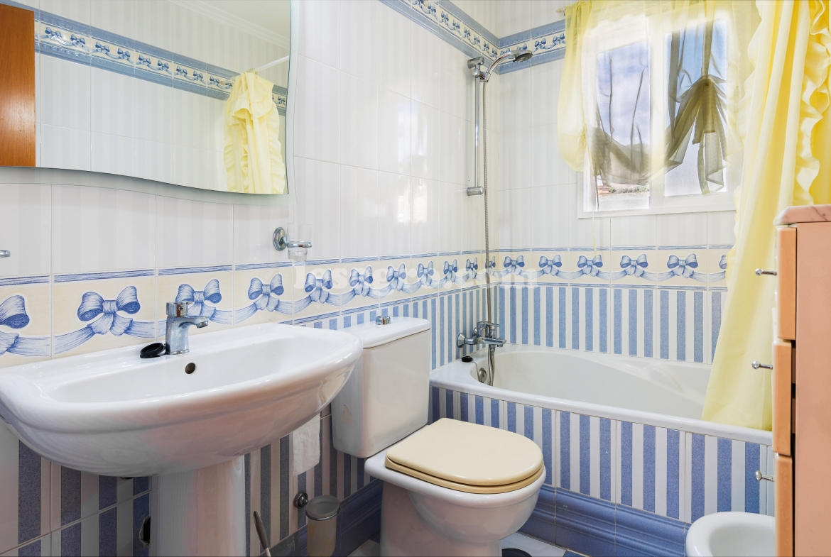 Lesagro - for sale-Beautiful 4 bedroomed detached villa-tamango hill-nerja -torrox