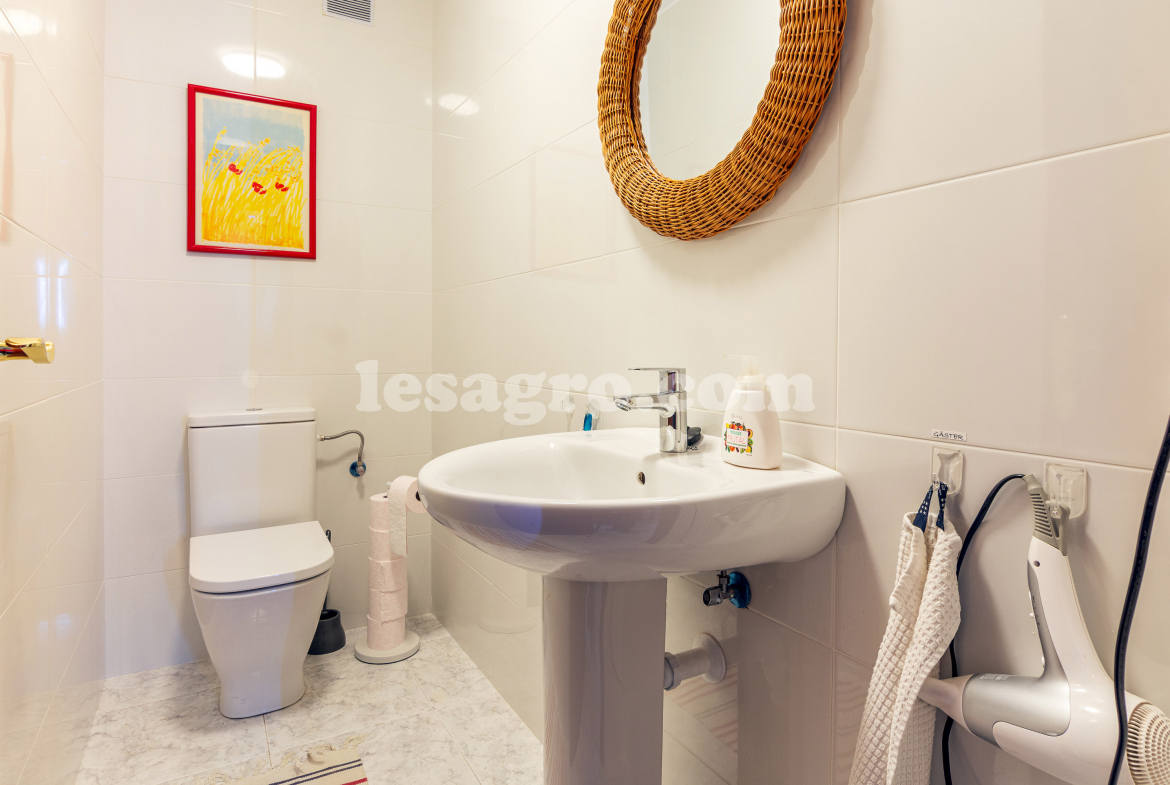 Apartment with beautiful views in Nerja for sale