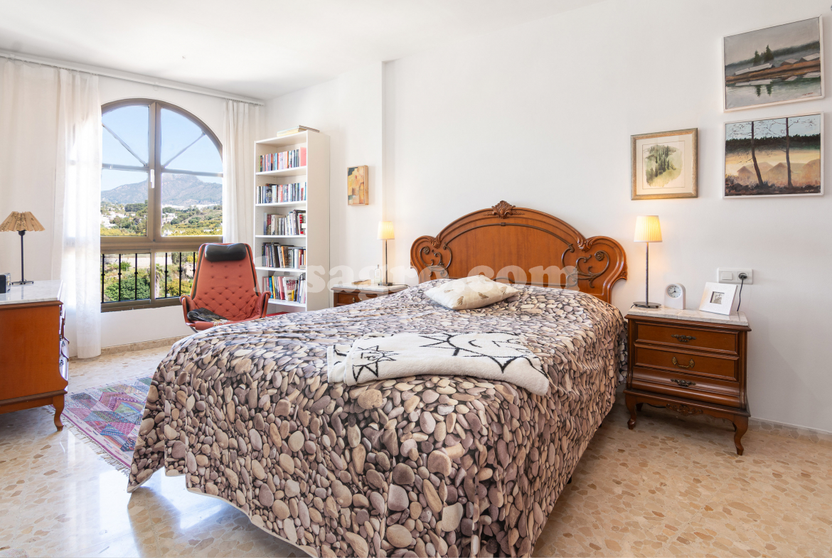 Apartment with beautiful views in Nerja for sale