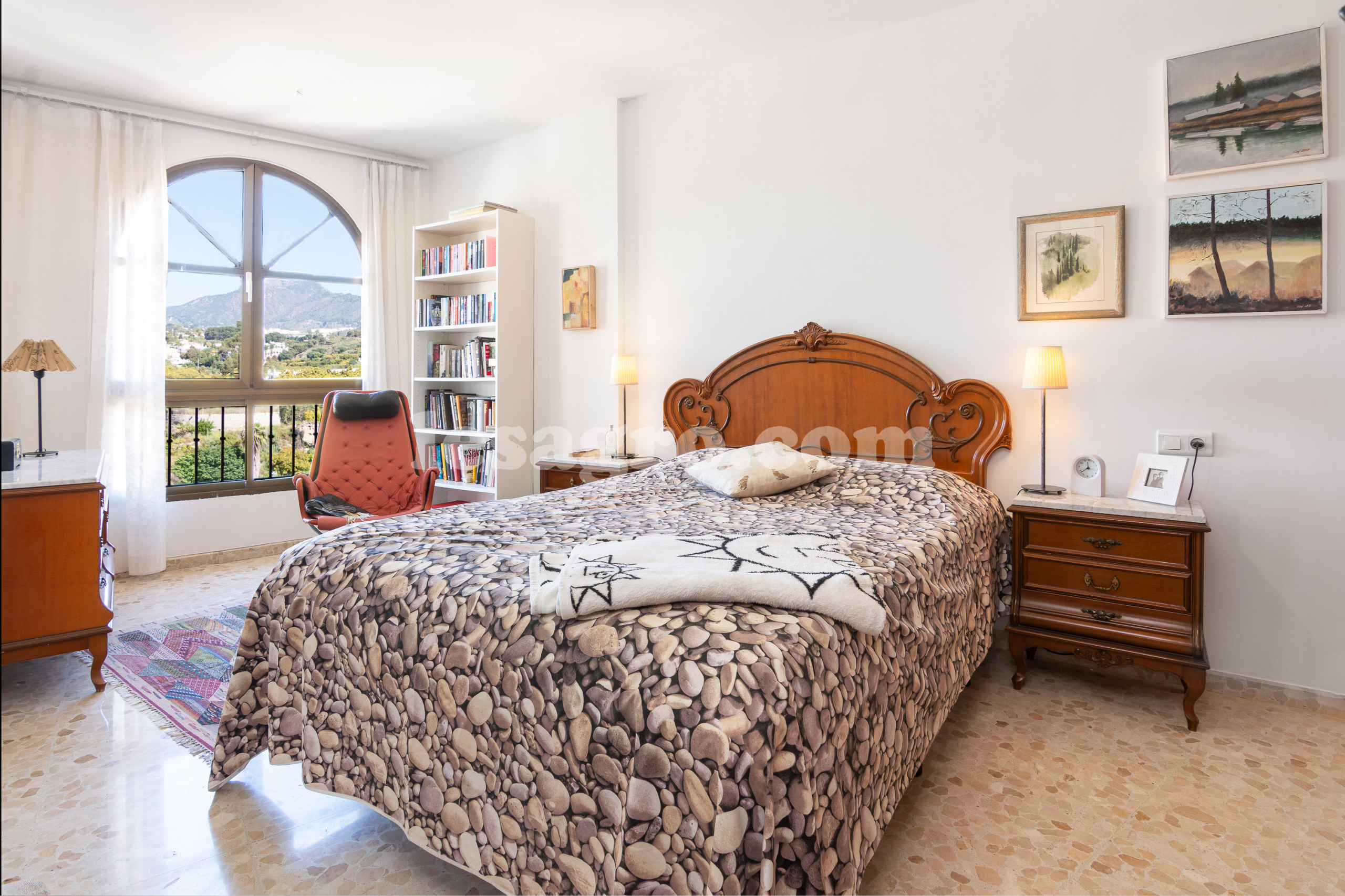 Apartment with beautiful views in Nerja for sale