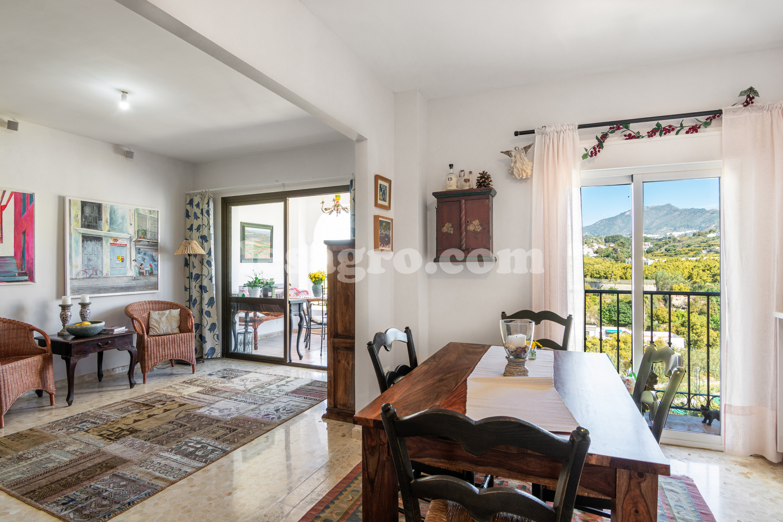 Apartment with beautiful views in Nerja for sale