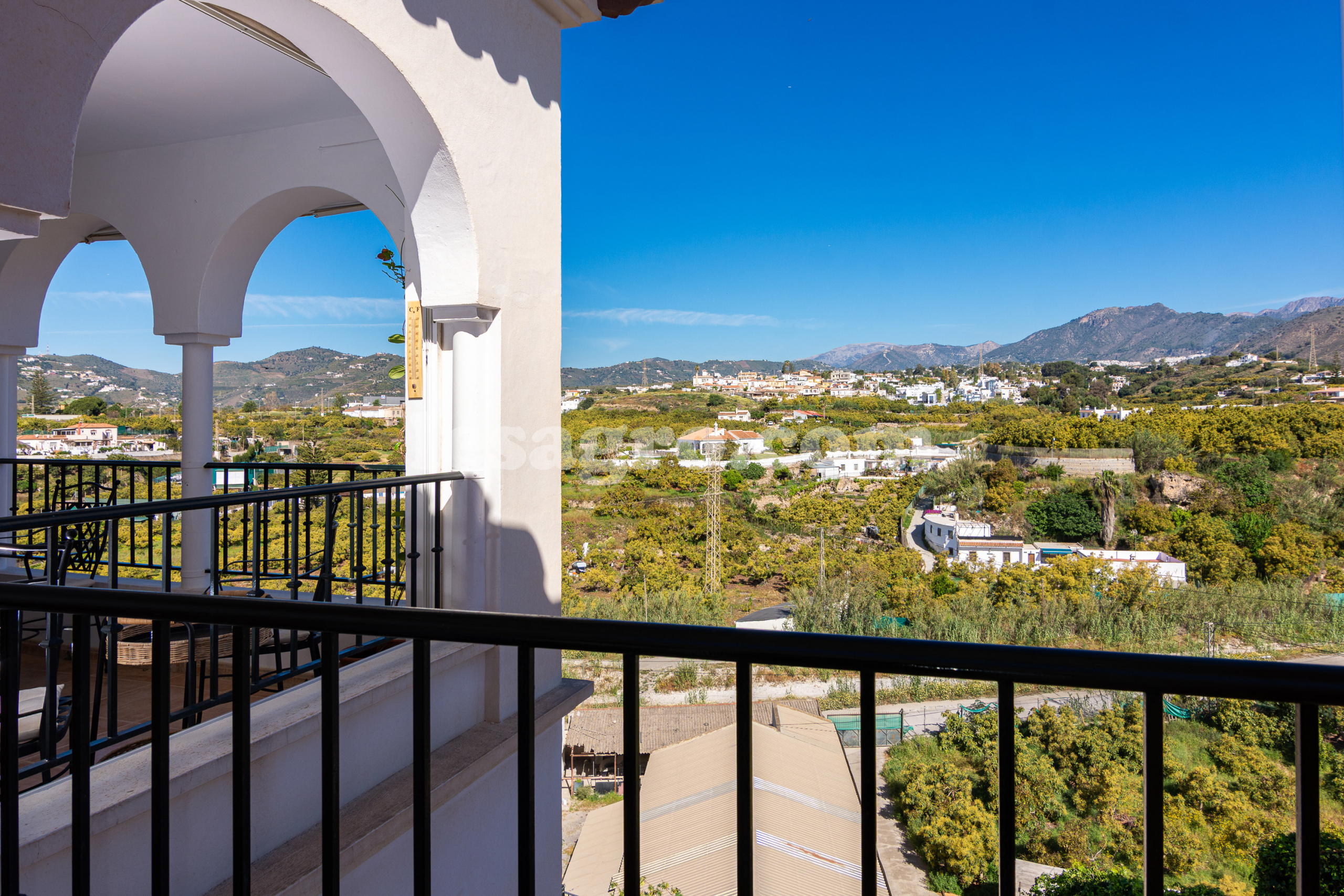 Apartment with beautiful views in Nerja for sale