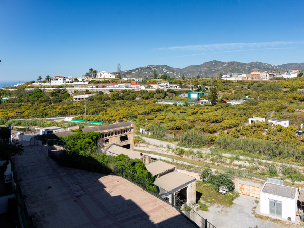 Apartment with beautiful views in Nerja for sale